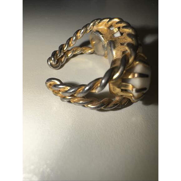 Open Cuffs Vintage Ring 3 White Stones Amazing Detail - Picture 7 of 8